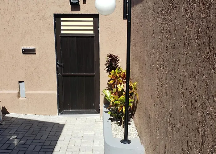 Suítes Verano Ubatuba - Bairro Itaguá - com piscina